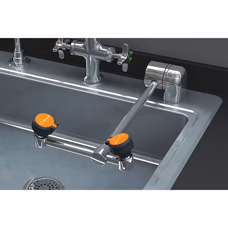 Lavaojos con plomería Guardian Equipment C